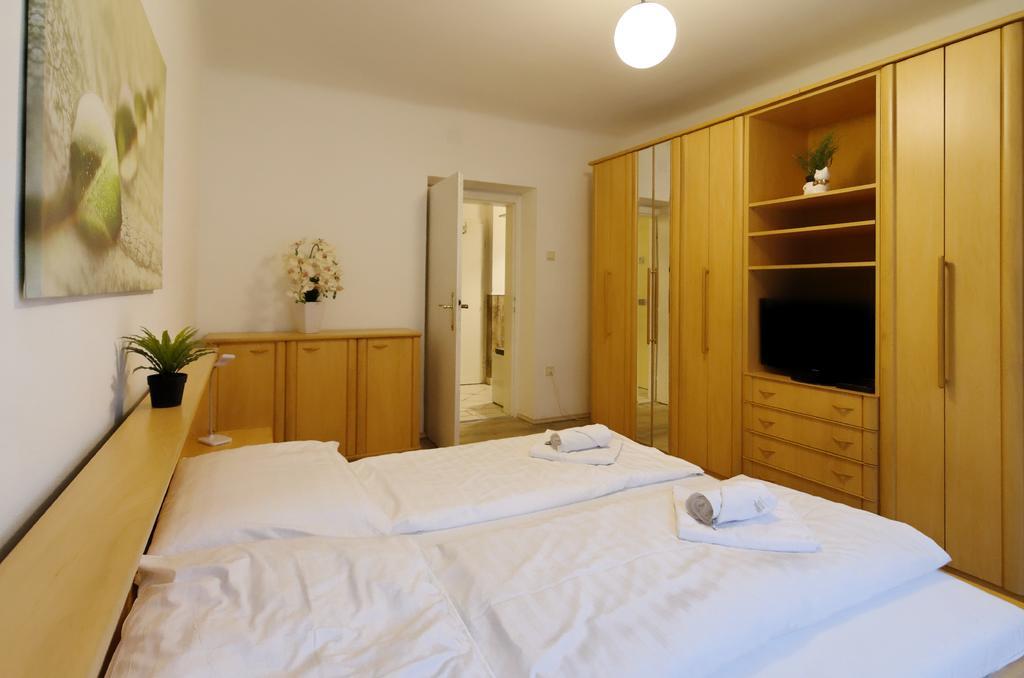 Manu Apartment Hennersdorf Kültér fotó